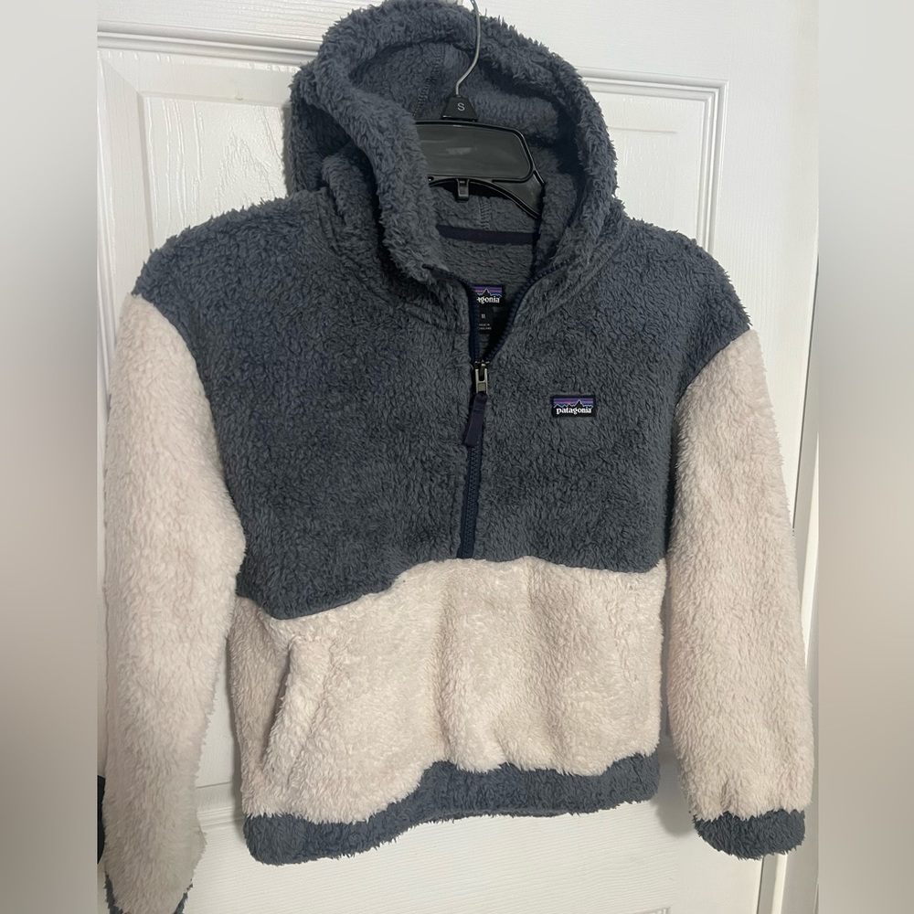 Patagonia kids size M pullover